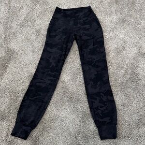 lululemon black camo jogger leggings